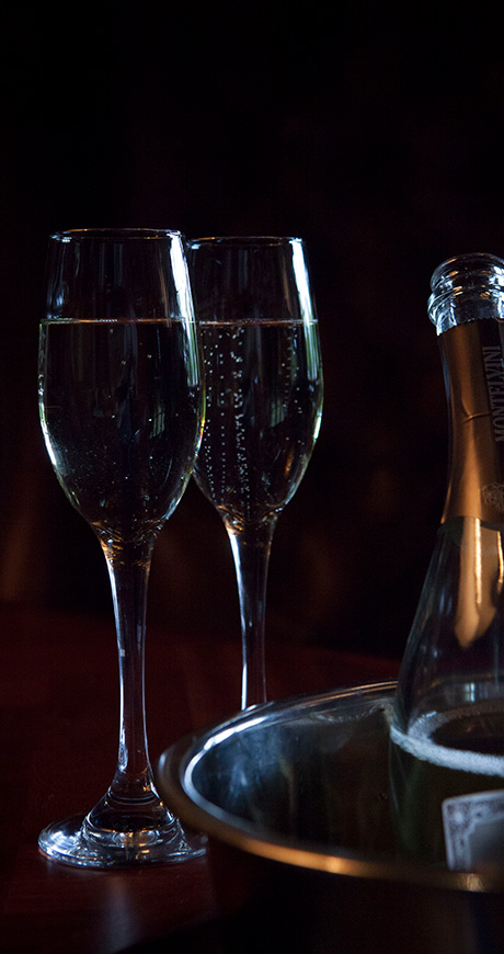 Great prosecco and fizz near Wythenshawe, Manchester Airport and Manchester City Centre